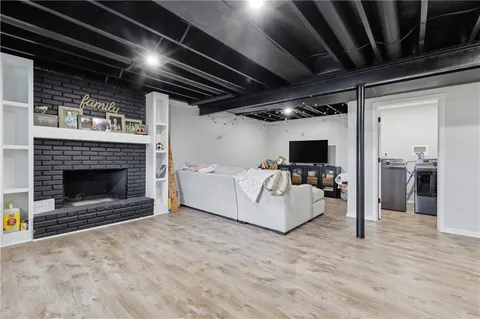 $350,000 | 6709 Northwest Eastside Drive, Kansas City, MO 64152
