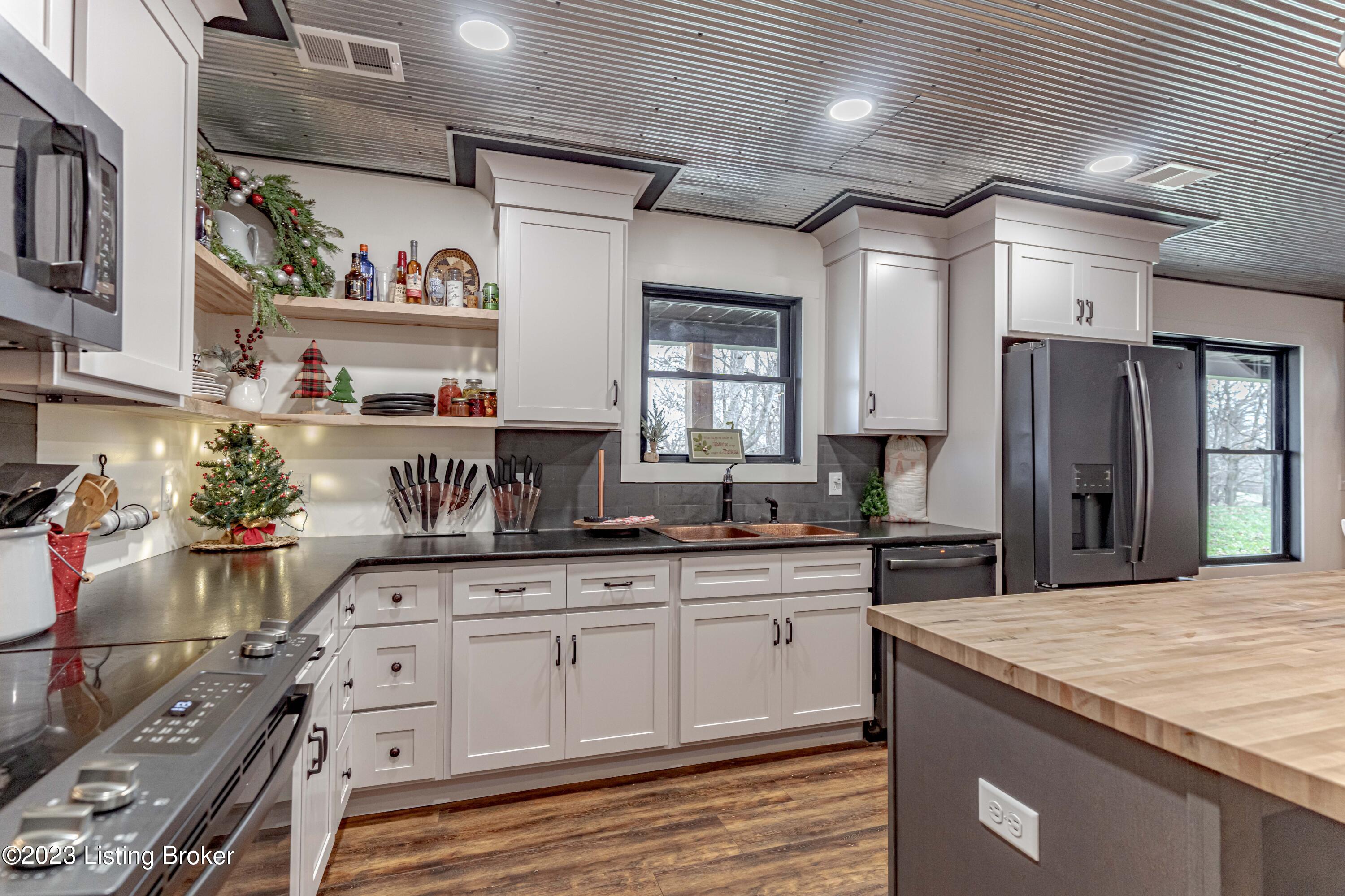 2185 McDowell Road Hodgenville, KY 42748 - Photo 18 of 90 Kitchen Island is Also an Island Bar