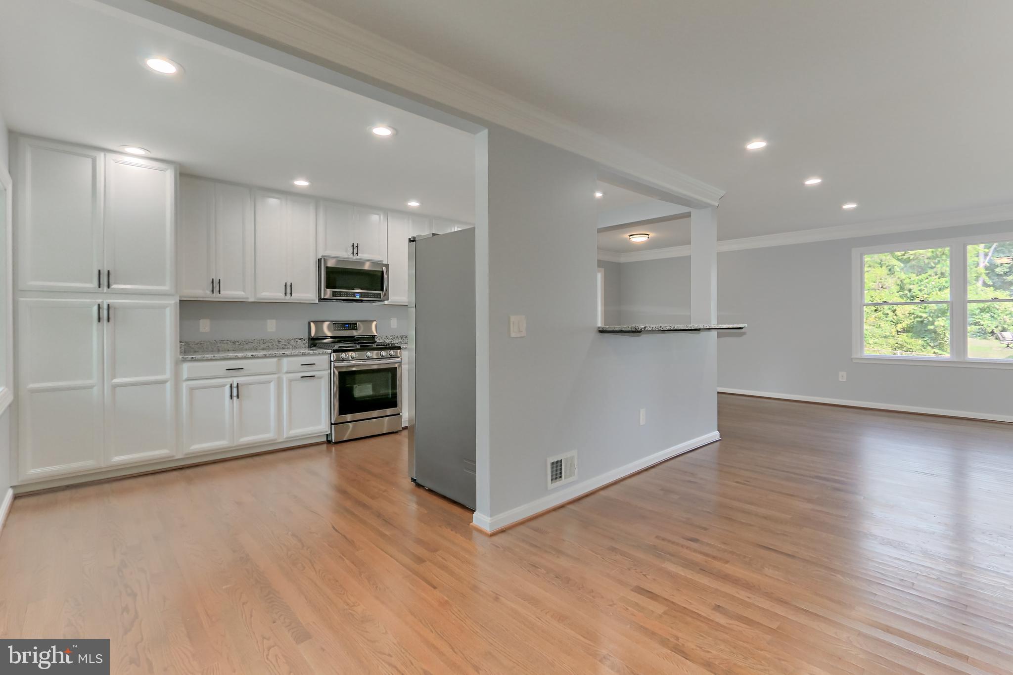 10000 Botsford Road Manassas, VA 20109 - Photo 6 of 43 Open Living Room/Dining Room/Kitchen Concept