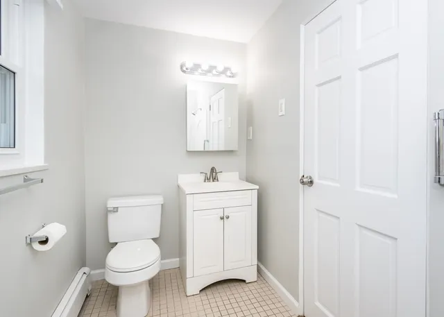 $2,000 | 182 1/2 River Street, Unit 182H, Waltham, MA 02453