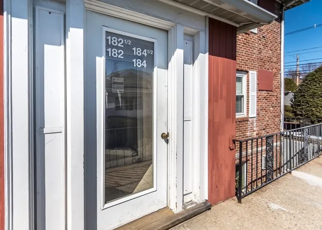 $2,000 | 182 1/2 River Street, Unit 182H, Waltham, MA 02453