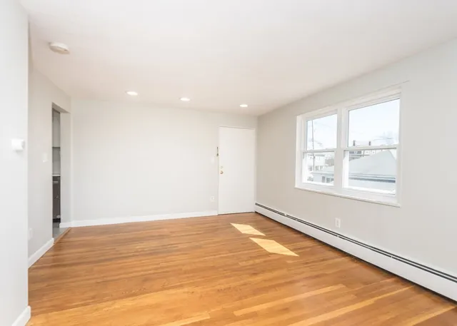 $2,000 | 182 1/2 River Street, Unit 182H, Waltham, MA 02453