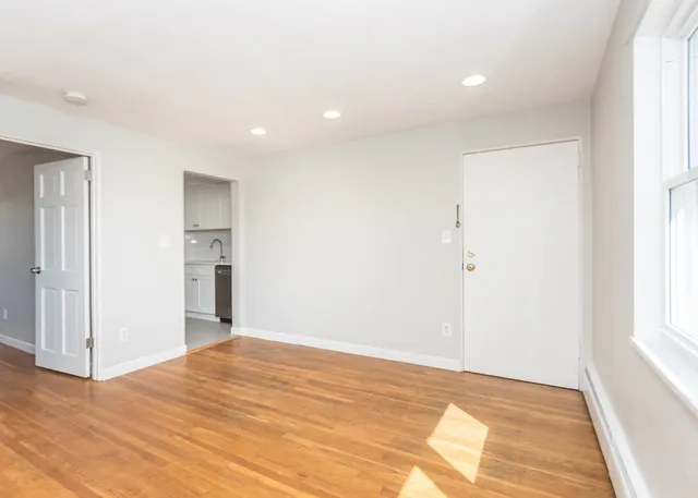 $2,000 | 182 1/2 River Street, Unit 182H, Waltham, MA 02453