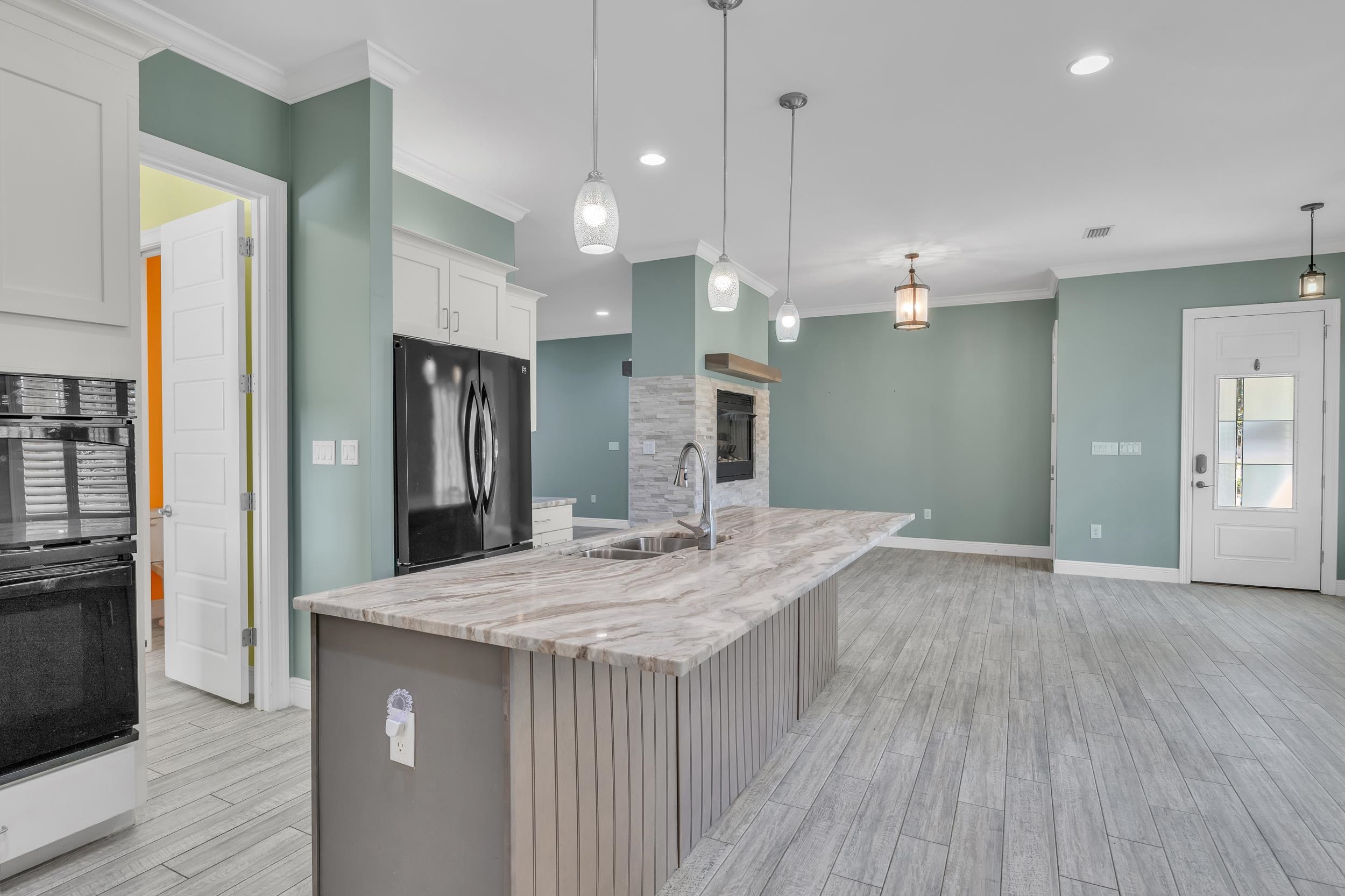 8928 Bay Point Drive Elberta, AL 36530 - Photo 18 of 55 Kitchen