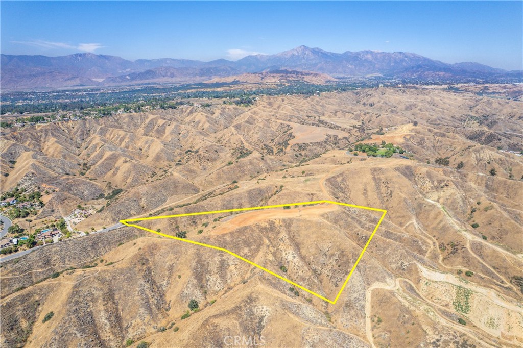 13280 Revello Road Redlands, CA 92373 - Photo 17 of 37 a view of a with a mountain