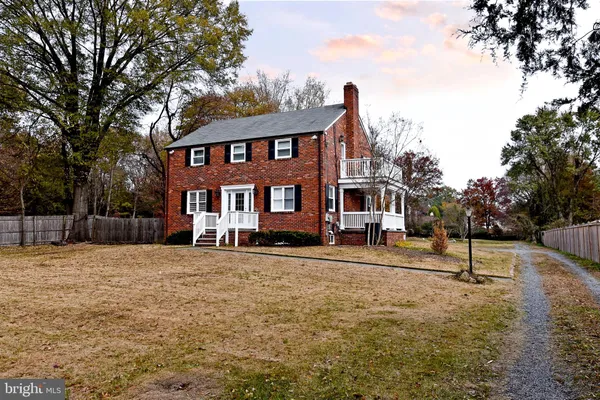 $3,500 | 7125 Harrison Lane, Alexandria, VA 22306