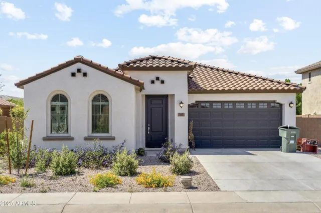 $2,245 | 565 East White Wing Drive, Casa Grande, AZ 85122