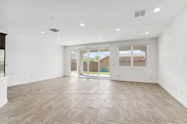 $2,245 | 565 East White Wing Drive, Casa Grande, AZ 85122