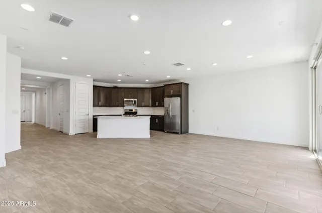 $2,245 | 565 East White Wing Drive, Casa Grande, AZ 85122