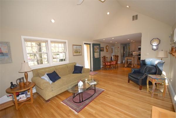 12 Exeter Way Andover, MA 01810 - Photo 11 of 30 Gallery Image 11