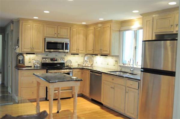 12 Exeter Way Andover, MA 01810 - Photo 5 of 30 Gallery Image 5