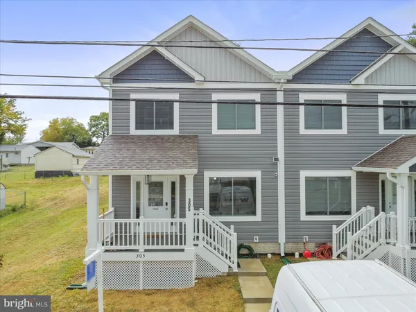 $329,000 | 305 East 11th Avenue, Ranson, WV 25438