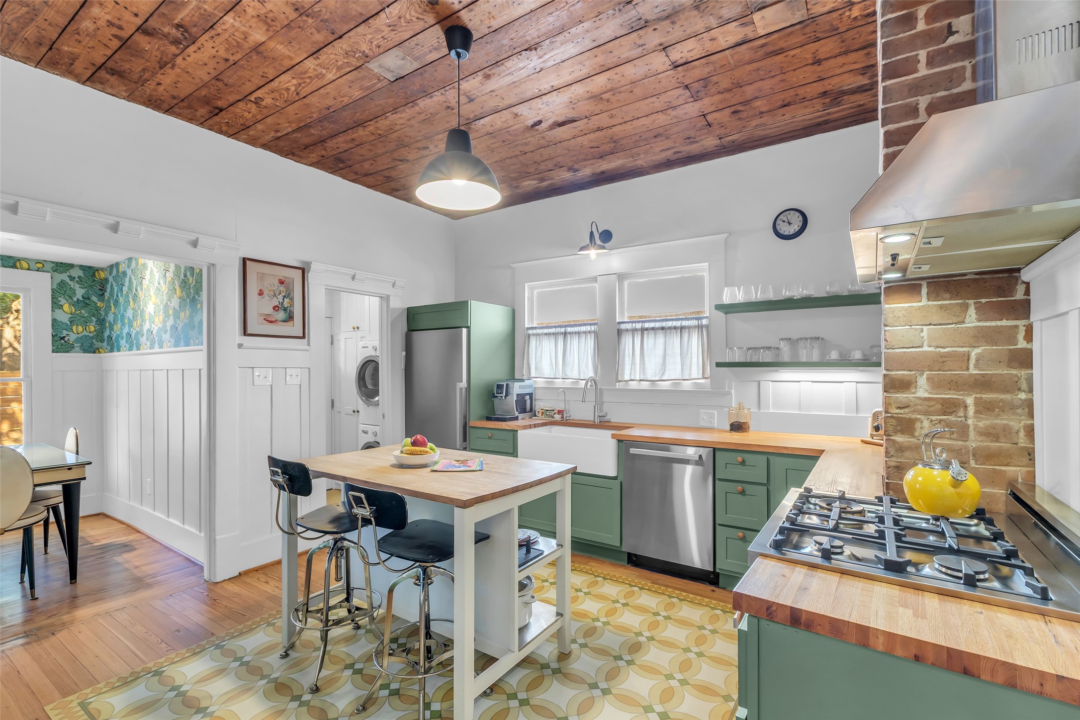 2606 Hopkins Street Houston, TX 77006 - Photo 11 of 30