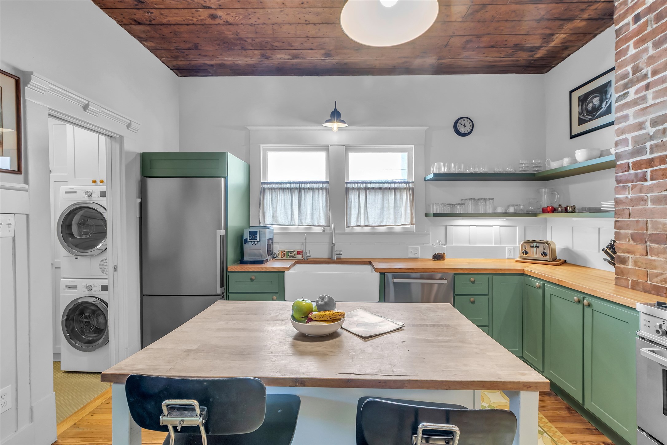 2606 Hopkins Street Houston, TX 77006 - Photo 12 of 30