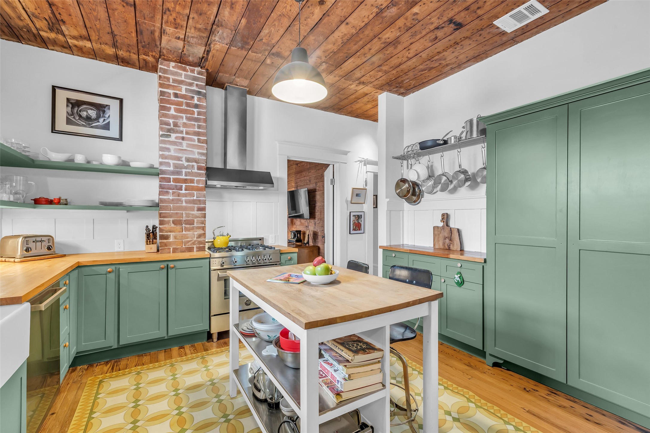 2606 Hopkins Street Houston, TX 77006 - Photo 14 of 30