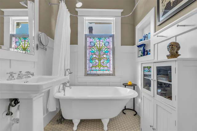 $3,750 | 2606 Hopkins Street, Houston, TX 77006