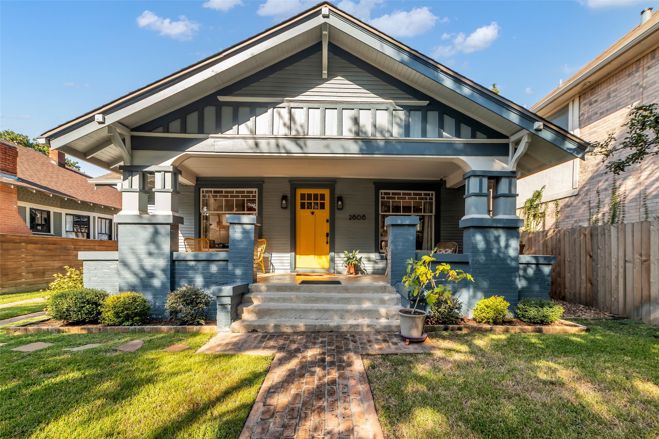 2606 Hopkins Street Houston, TX 77006 - Photo 2 of 30