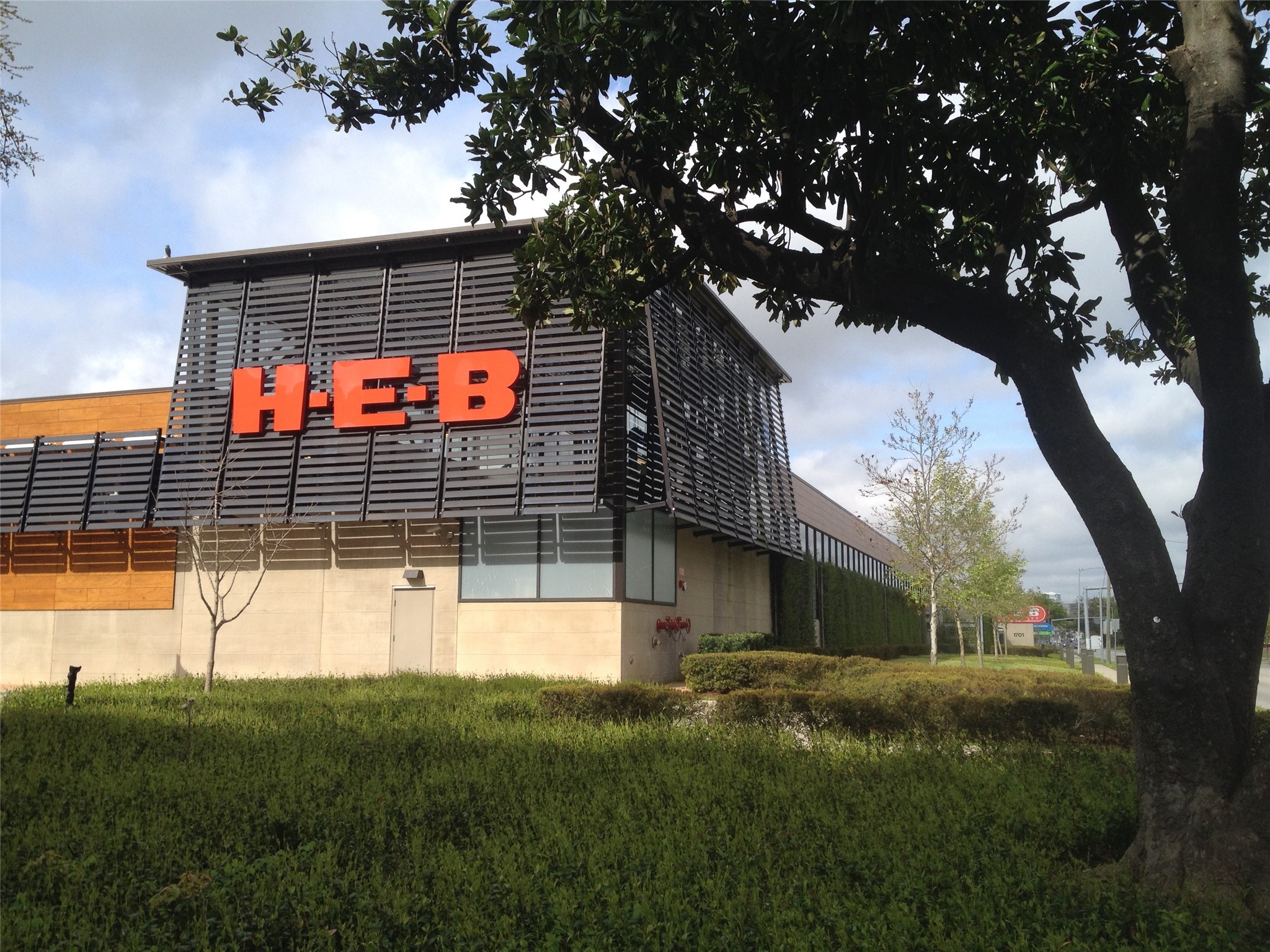 2606 Hopkins Street Houston, TX 77006 - Photo 26 of 30 HEB Supermarket is just a short distance away.