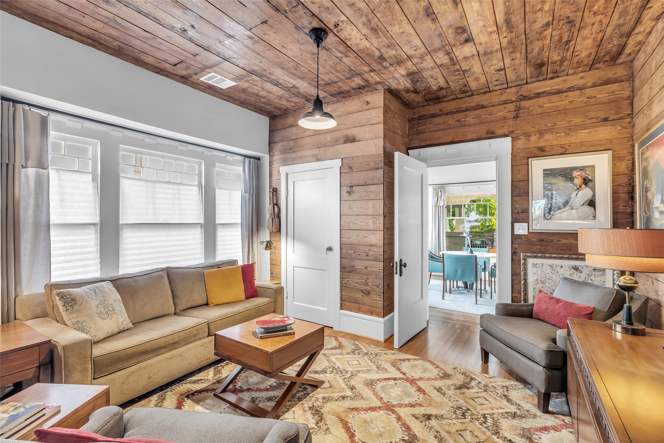 2606 Hopkins Street Houston, TX 77006 - Photo 9 of 30