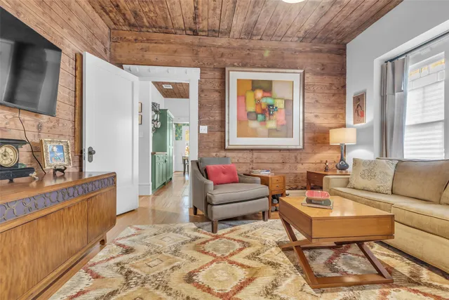 $3,750 | 2606 Hopkins Street, Houston, TX 77006