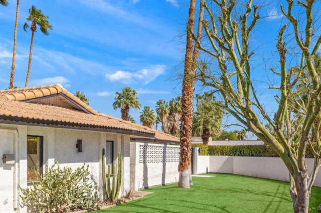 $2,150,000 | 505 North Camino Real, Palm Springs, CA 92262