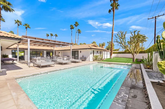 $2,150,000 | 505 North Camino Real, Palm Springs, CA 92262