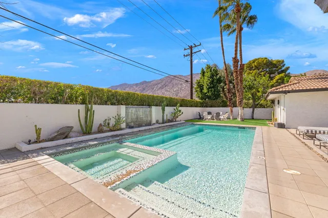 $2,150,000 | 505 North Camino Real, Palm Springs, CA 92262