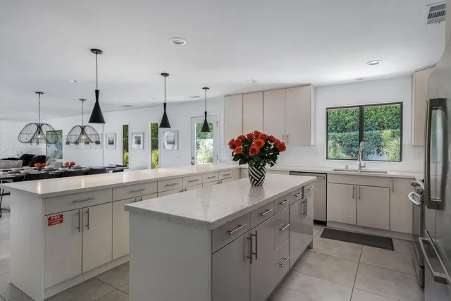 $2,150,000 | 505 North Camino Real, Palm Springs, CA 92262