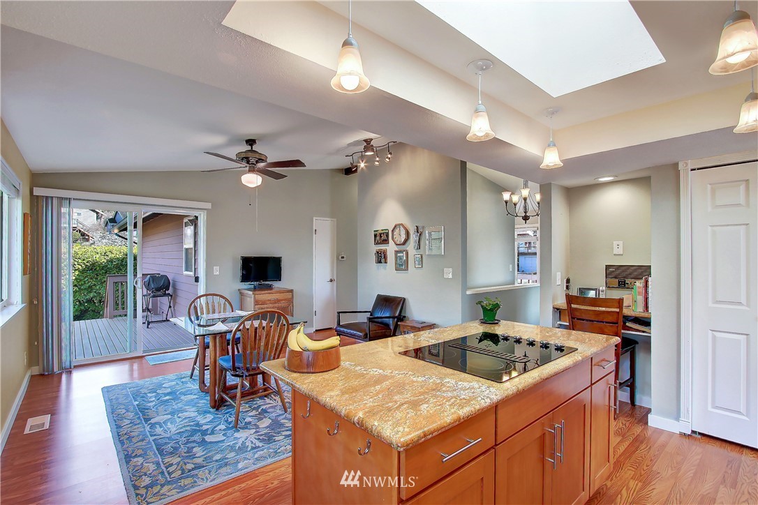 6313 147th Street Southwest Edmonds, WA 98026 - Photo 12 of 28 Gallery Image 12
