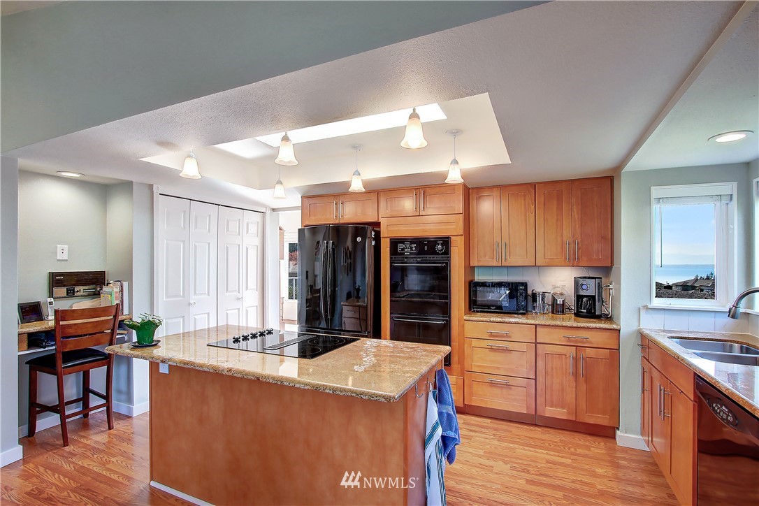 6313 147th Street Southwest Edmonds, WA 98026 - Photo 13 of 28 Gallery Image 13