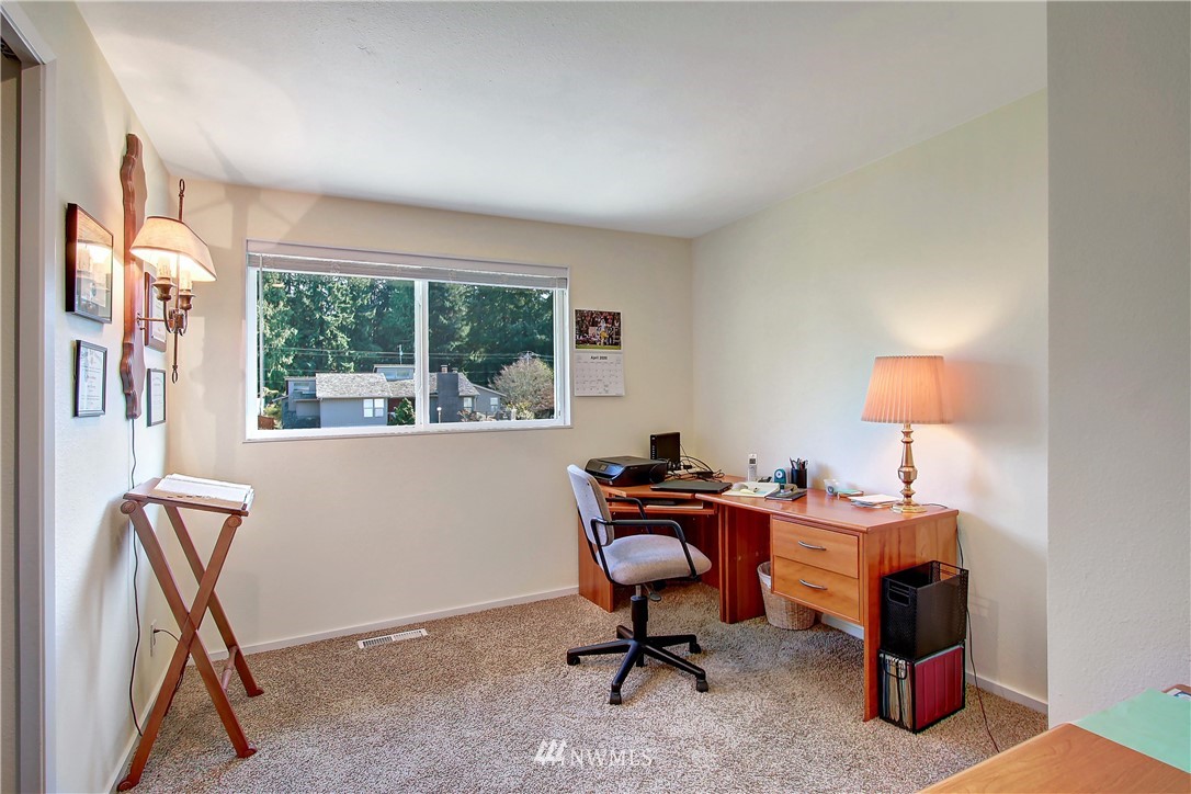 6313 147th Street Southwest Edmonds, WA 98026 - Photo 17 of 28 Gallery Image 17