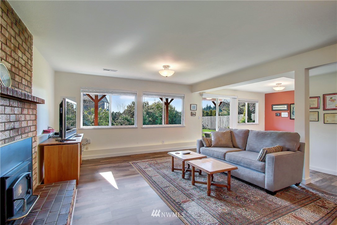 6313 147th Street Southwest Edmonds, WA 98026 - Photo 22 of 28 Gallery Image 22