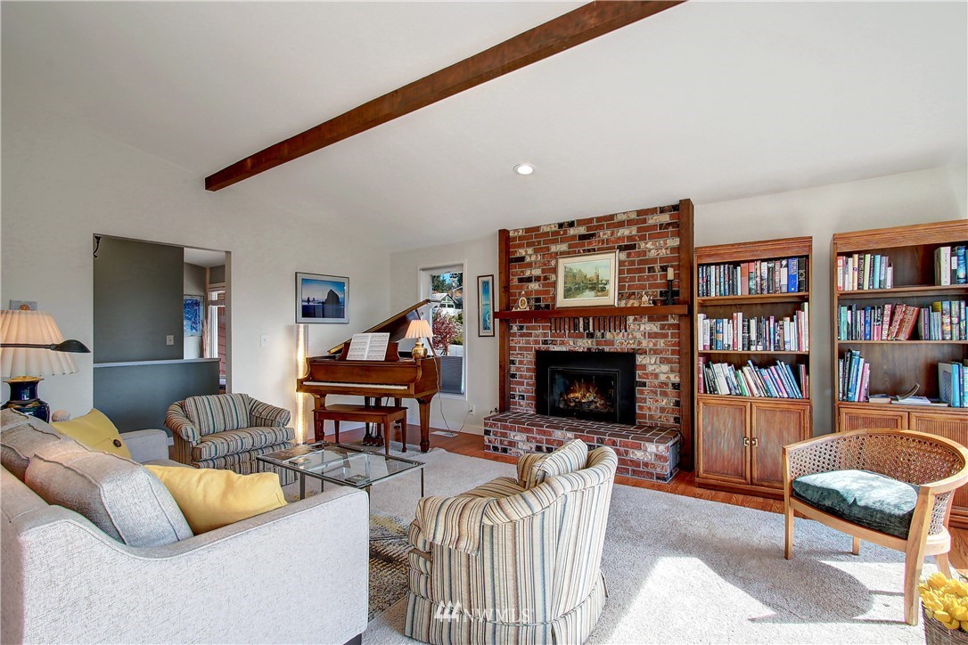 6313 147th Street Southwest Edmonds, WA 98026 - Photo 5 of 28 Gallery Image 5