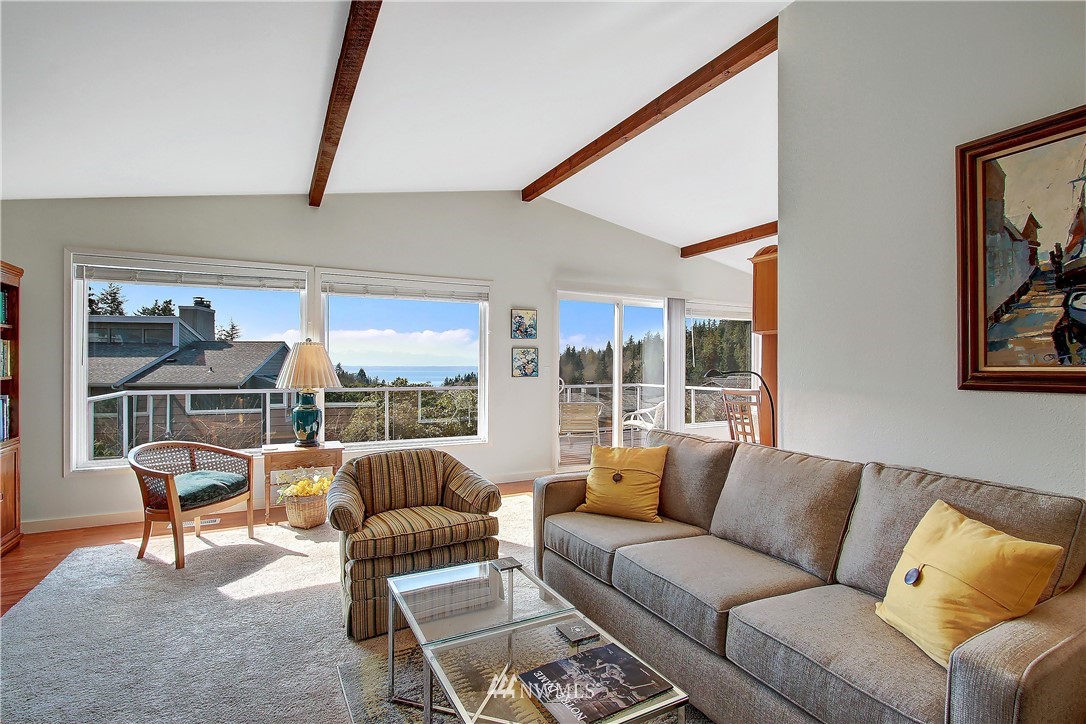 6313 147th Street Southwest Edmonds, WA 98026 - Photo 6 of 28 Gallery Image 6