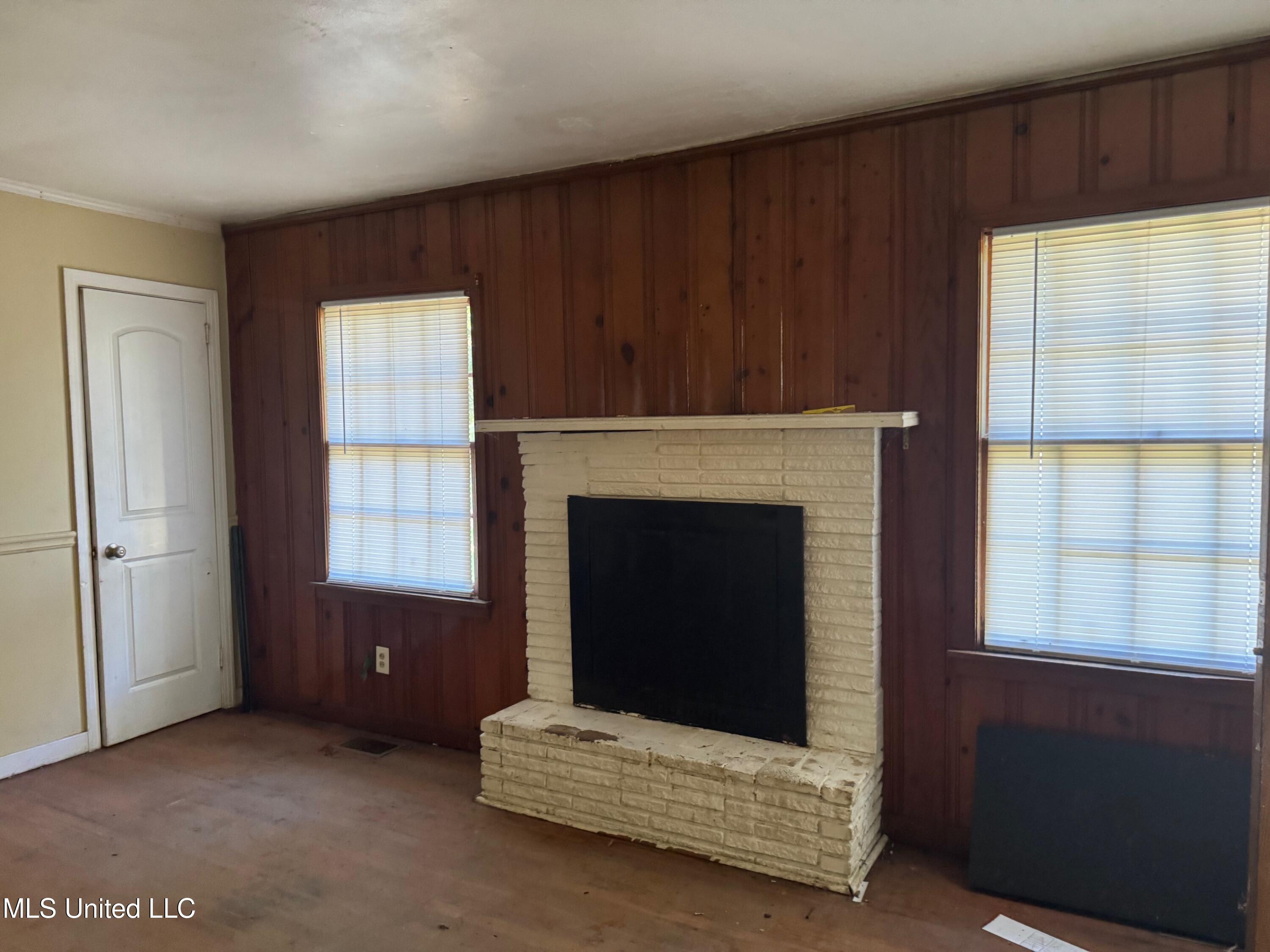 2870 Revere Street Jackson, MS 39212 - Photo 4 of 14 IMG_5472