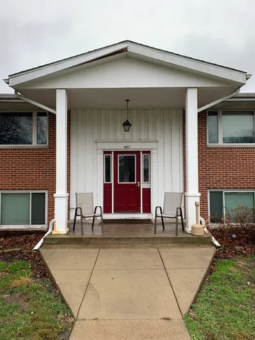 $950 | 407 East Seminole Street, Unit 5, Dwight, IL 60420