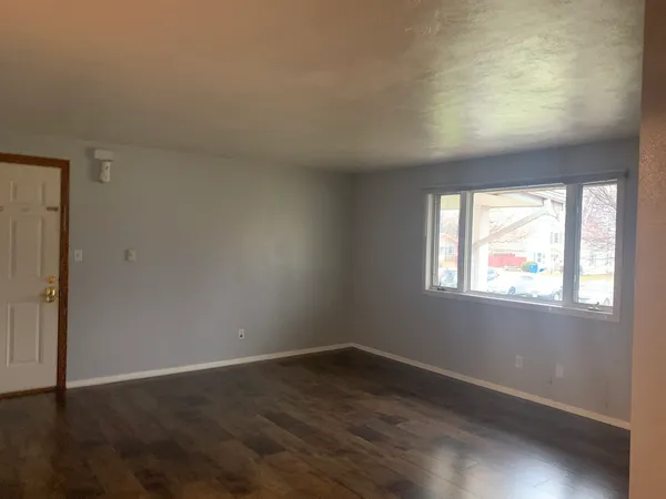 $950 | 407 East Seminole Street, Unit 5, Dwight, IL 60420