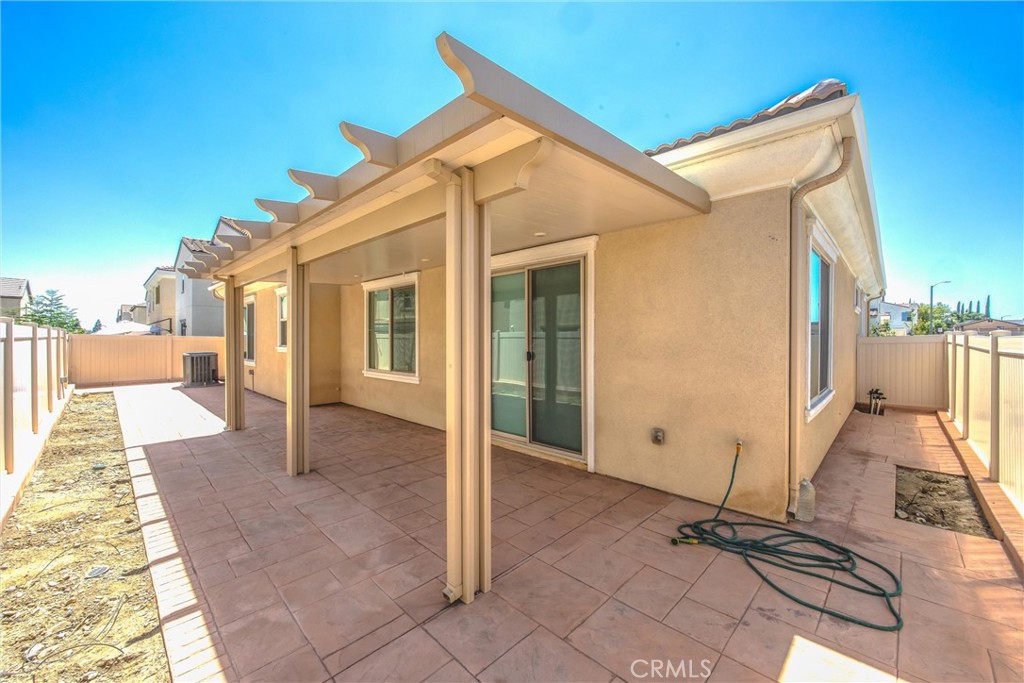 493 West Buttercup Lane Rialto, CA 92376 - Photo 32 of 37 Gallery Image 32