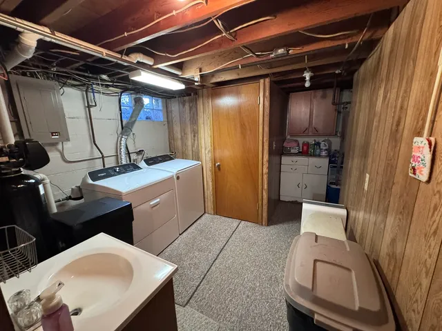 $255,500 | 918 East Le Fevre Avenue, Gibson City, IL 60936