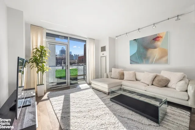 $1,500,000 | 350 West 53rd Street, Unit 6J | Hell's Kitchen
