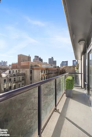 $1,500,000 | 350 West 53rd Street, Unit 6J | Hell's Kitchen