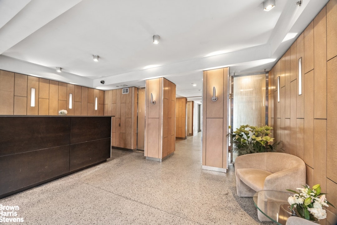 350 West 53rd Street, Unit 6J Manhattan, NY 10019 - Photo 12 of 15