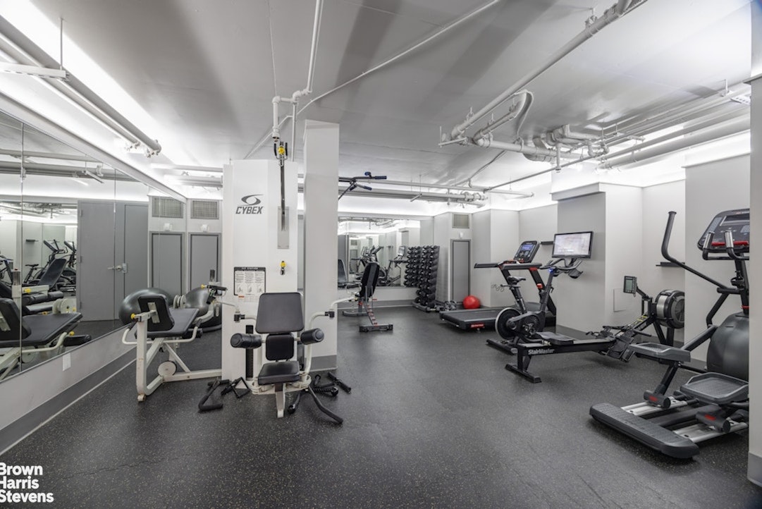 350 West 53rd Street, Unit 6J Manhattan, NY 10019 - Photo 13 of 15