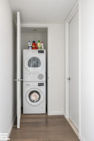 $1,500,000 | 350 West 53rd Street, Unit 6J | Hell's Kitchen