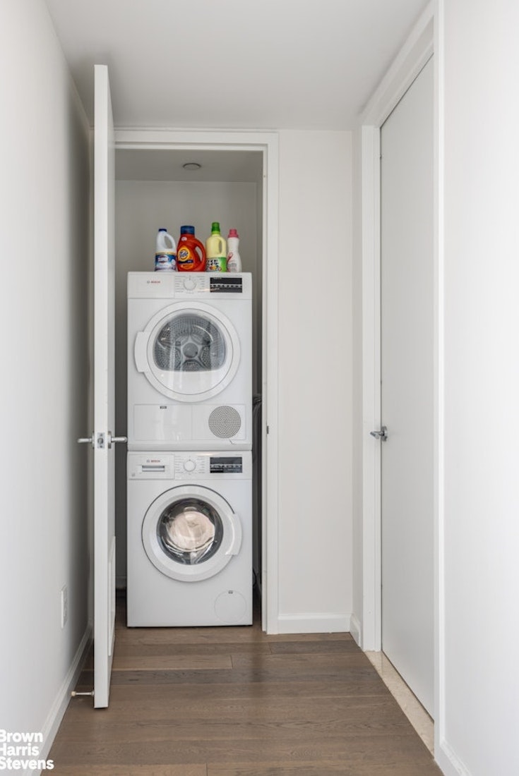 350 West 53rd Street, Unit 6J Manhattan, NY 10019 - Photo 9 of 15