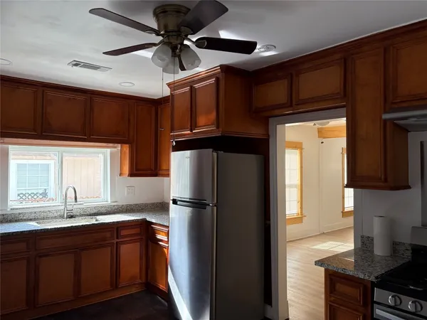 $1,850 | 9210 East Ave O, Houston, TX 77012