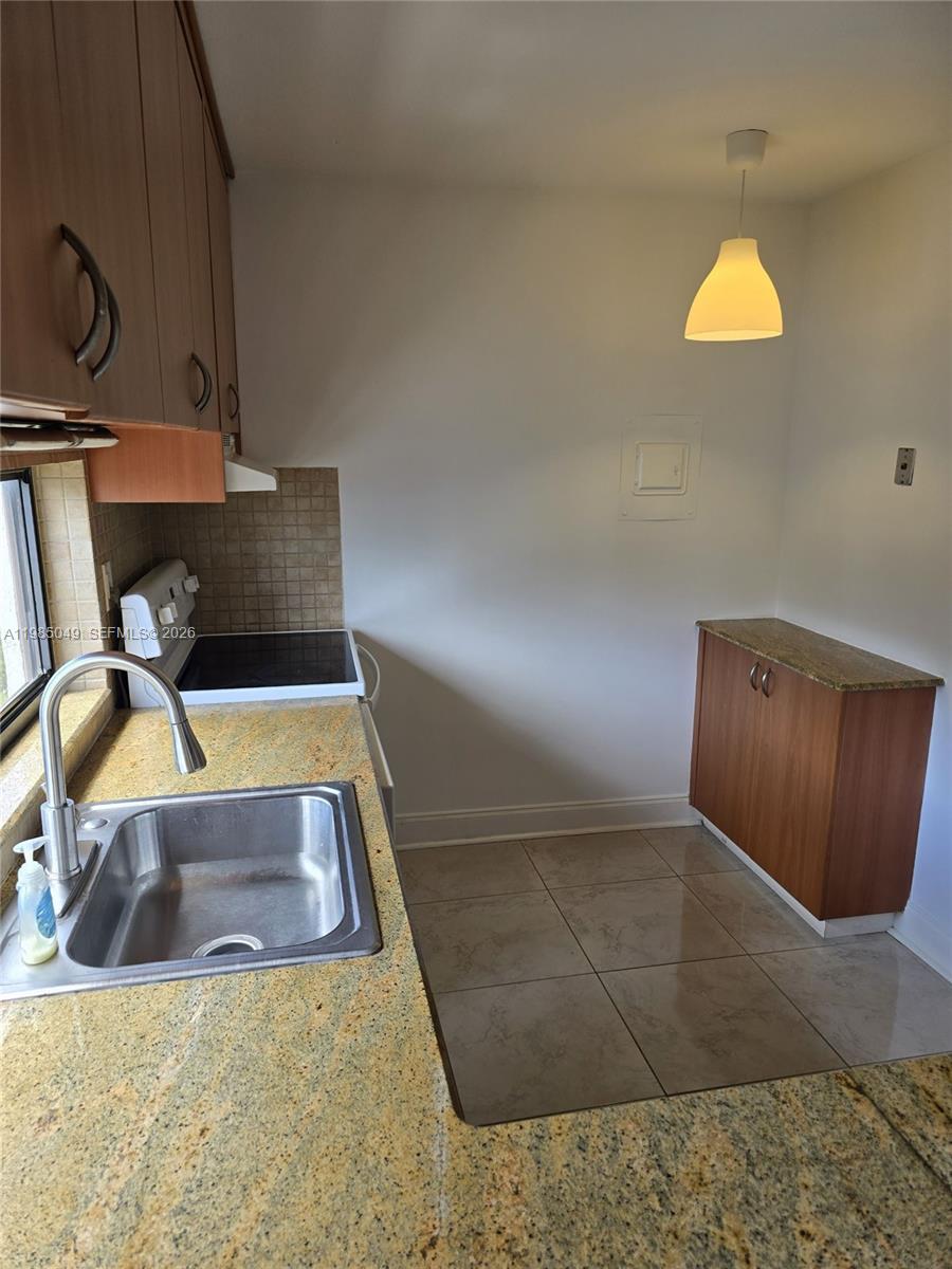 16919 North Bay Road, Unit 819 Sunny Isles Beach, FL 33160 - Photo 6 of 13