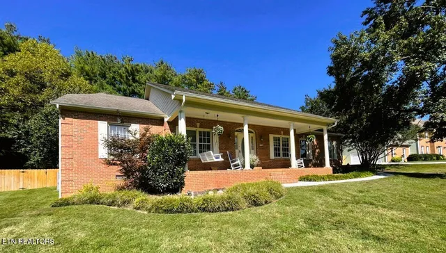 $599,900 | 8209 Stratton Wood Circle, Knoxville, TN 37919