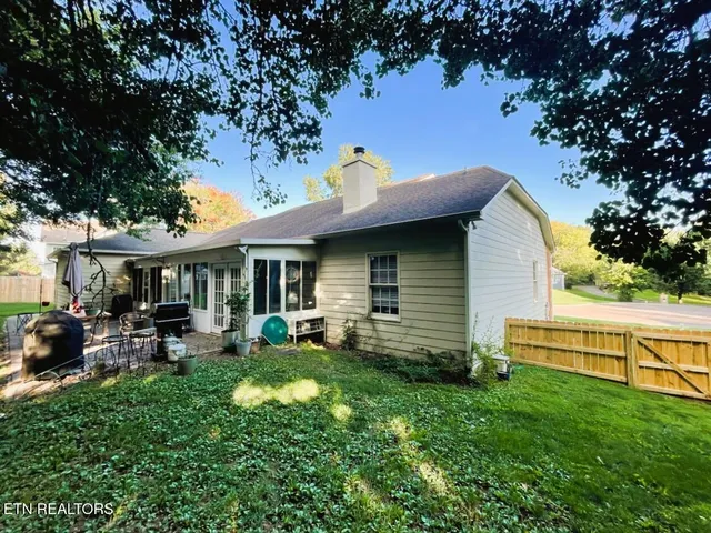 $599,900 | 8209 Stratton Wood Circle, Knoxville, TN 37919