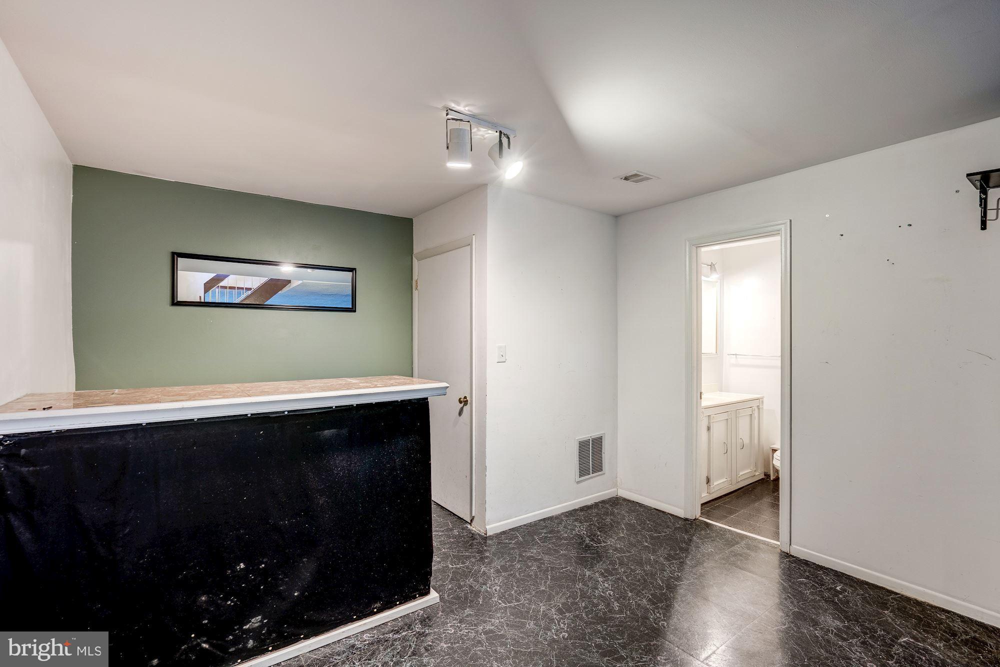 2224 Cartwright Place Reston, VA 20191 - Photo 12 of 26 Gallery Image 12